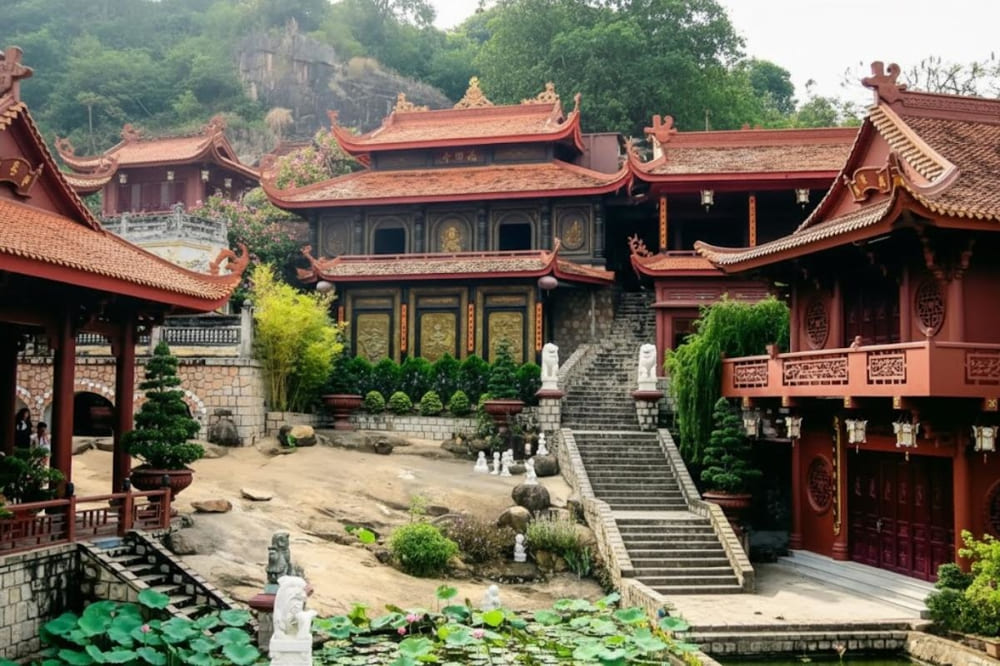 Phước Điền Tự &ndash; Ch&ugrave;a Hang.